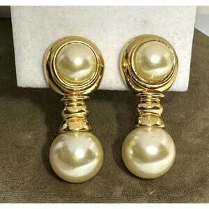 Vintage Joan Rivers Goldtone 16mm Pearl Drop Earrings